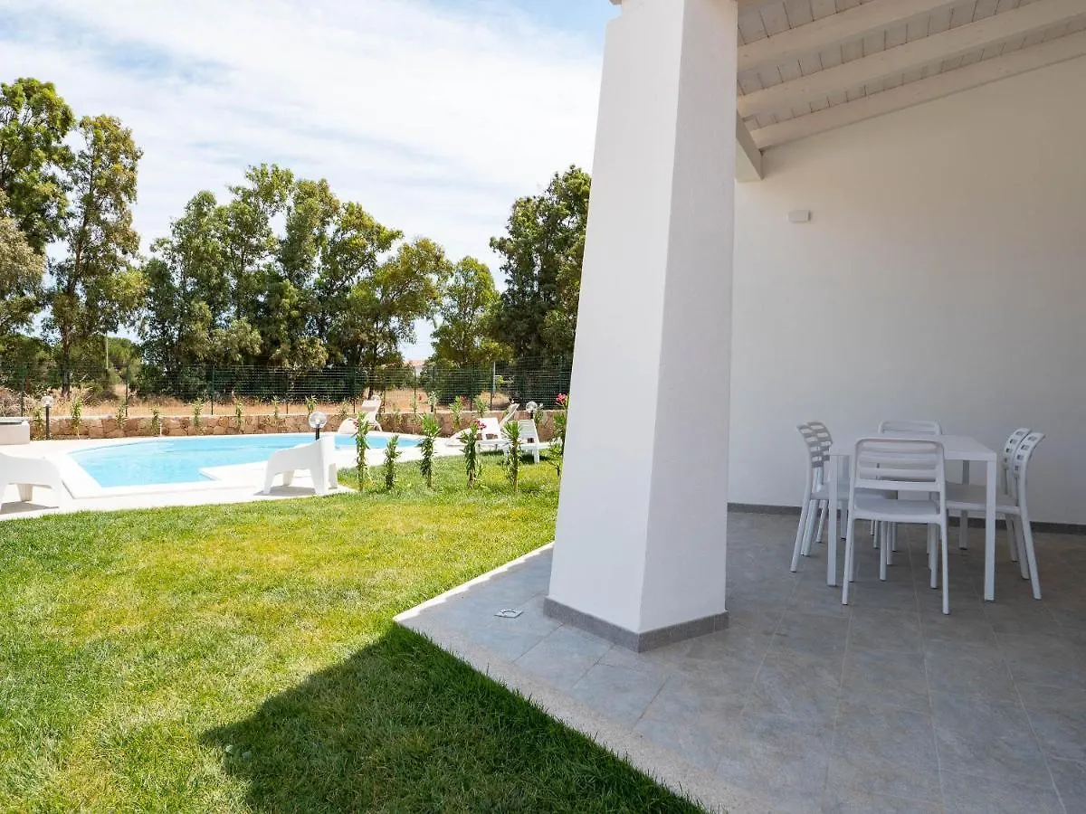 Villetta Con Piscina Budoni Affitti Spiaggia 700 Mt 0*,
