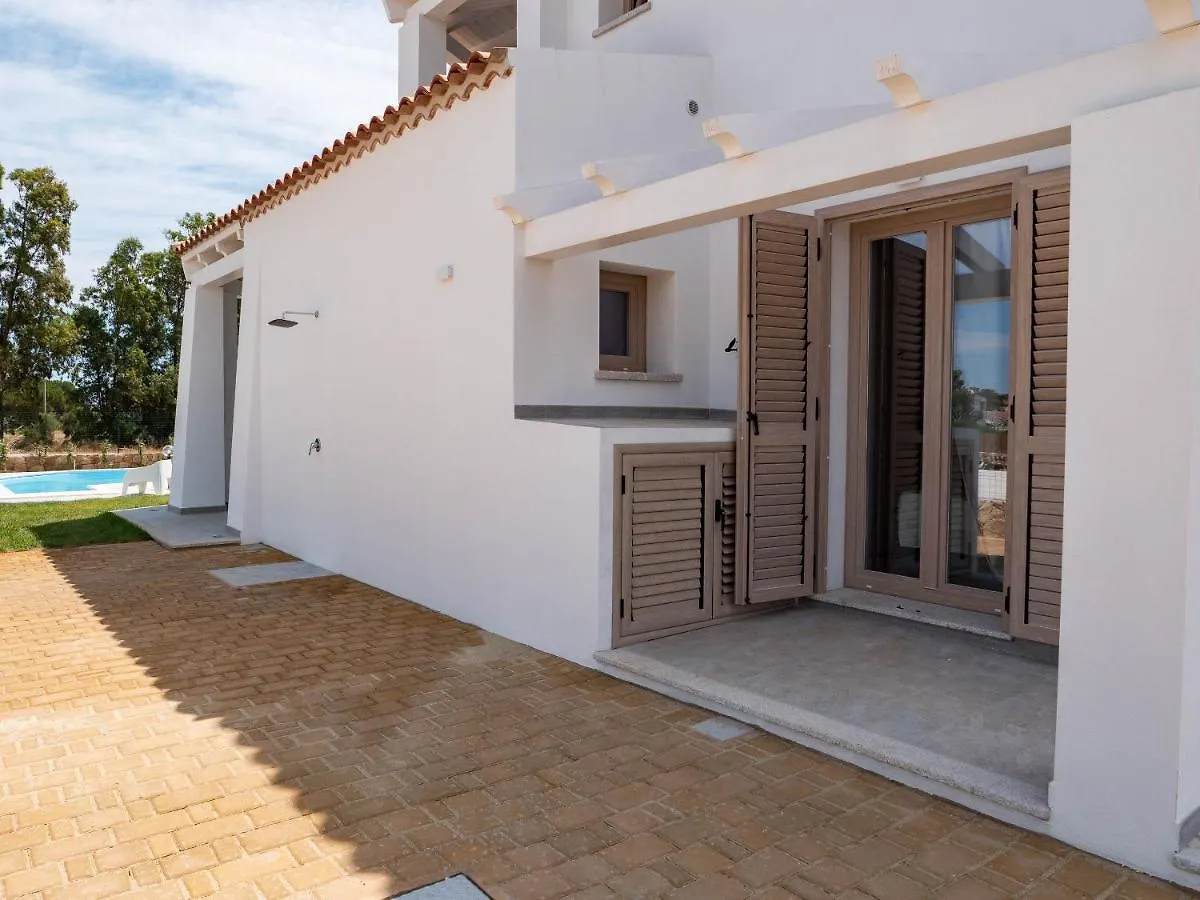 Villetta Con Piscina Budoni Affitti Spiaggia 700 Mt Ferienhaus